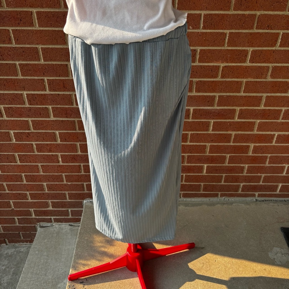 Women’s small SHEIN Blue Ribbed Maxi Pencil Skirt for Work